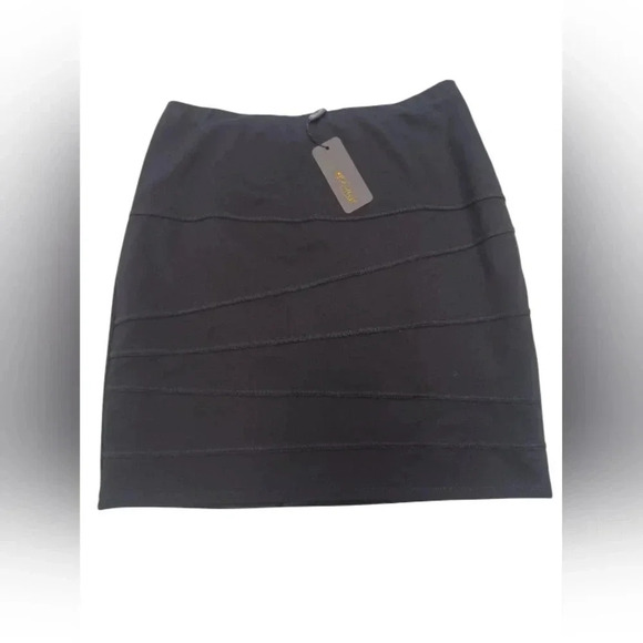 Picadilly NWT Black Lined Mini Skirt Size Medium - Picture 5 of 9